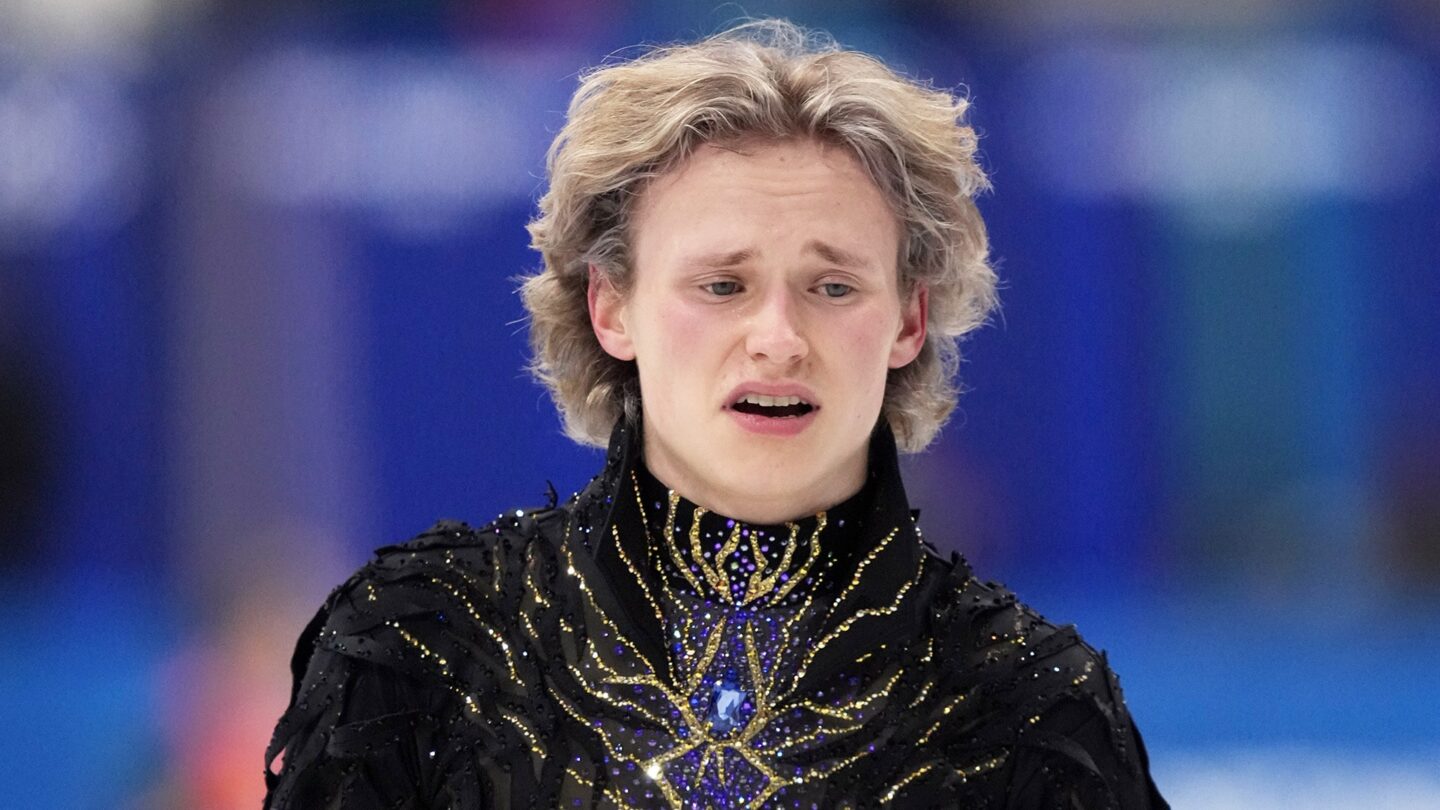Tara Lipinski and Johnny Weir discuss Ilia Malinin's free skate.