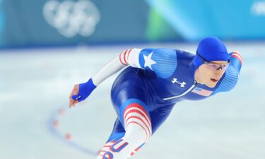 Jordan Stolz races in the 1500m