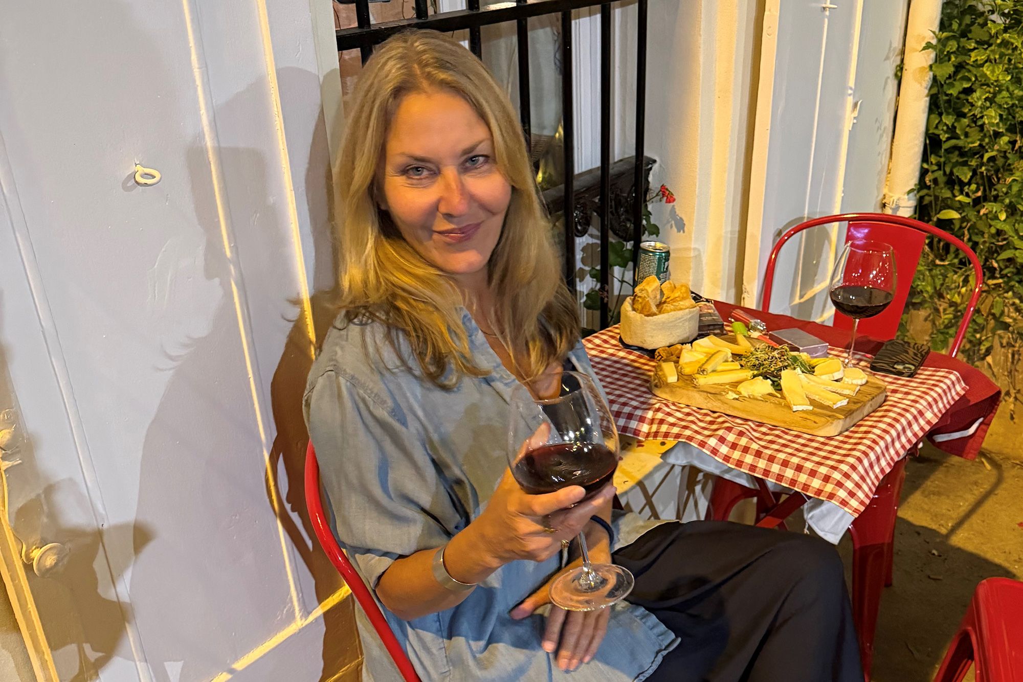 <i>Courtesy Michelle Harris via CNN Newsource</i><br/>Harris has been living in Paris permanently since 2020.