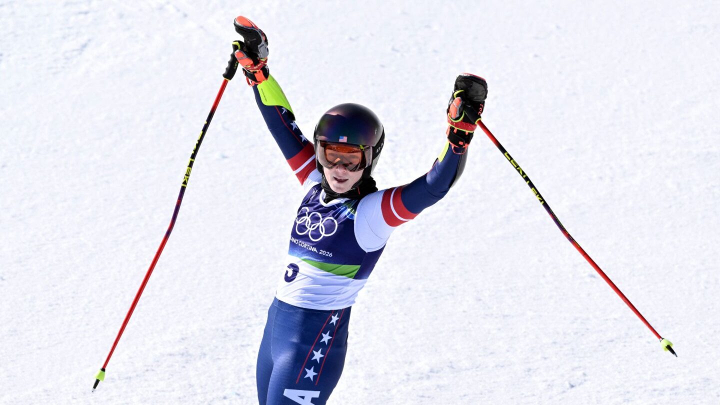 Mikaela Shiffrin threw down a solid second run in the women's Olympic giant slalom event in Cortina