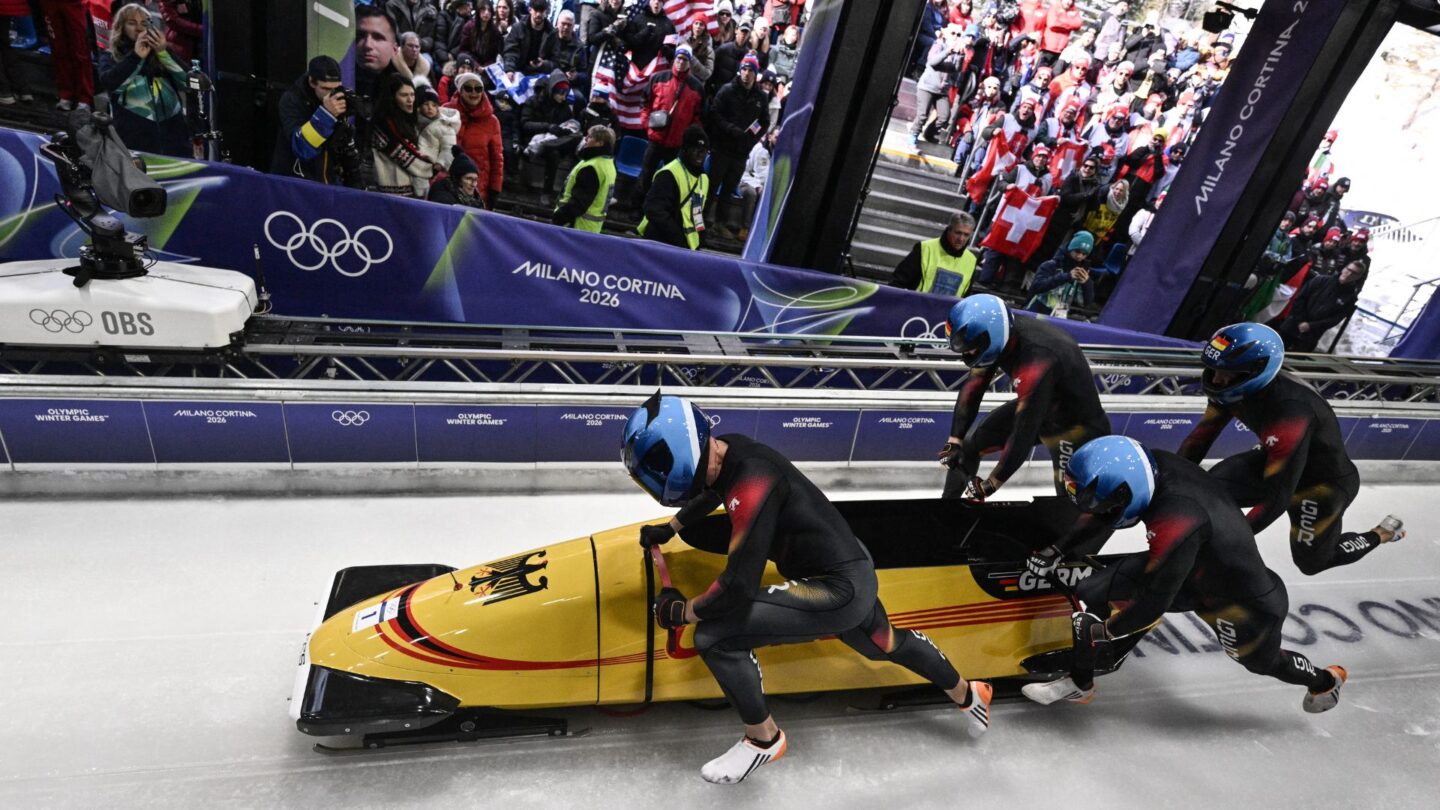 <i>NBC Olympics</i><br/>Johannes Lochner starts four-man bobsled run