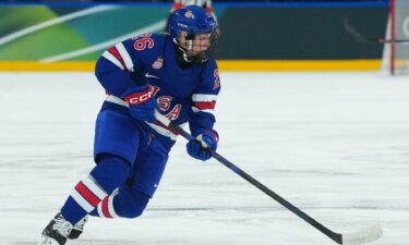 Kendall Coyne Schofield carrying the puck