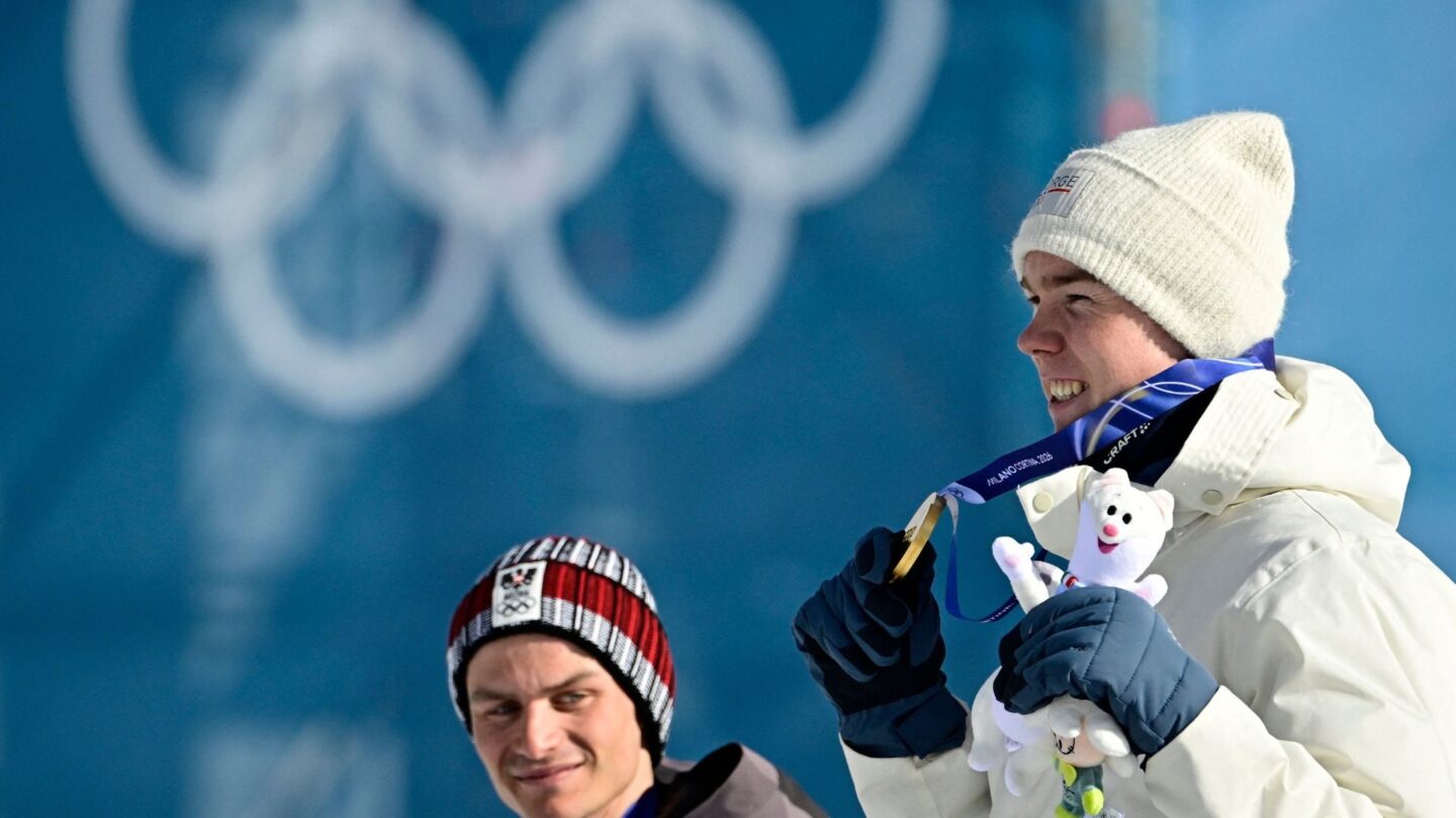 <i>NBC Olympics</i><br/>Jens Luraas Oftebro poses with his medal