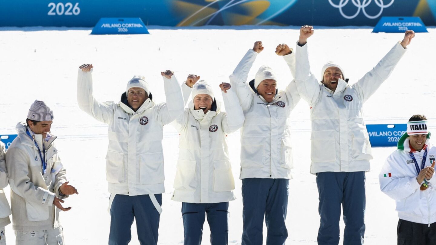 Team Norway celebrate gold in the 4x7.5 relay.