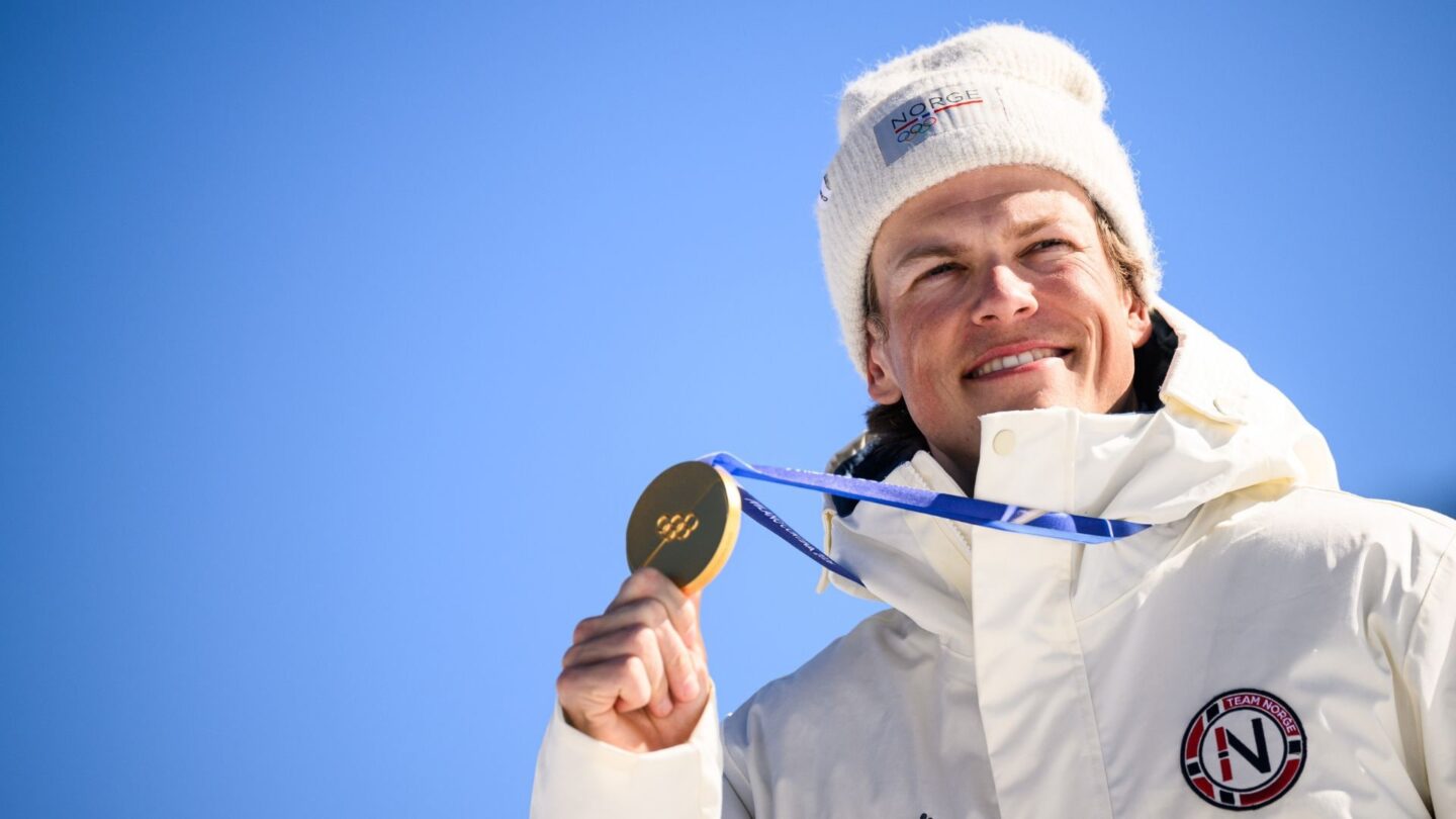 Johannes Hosflot Klaebo holds his eighth career gold medal.