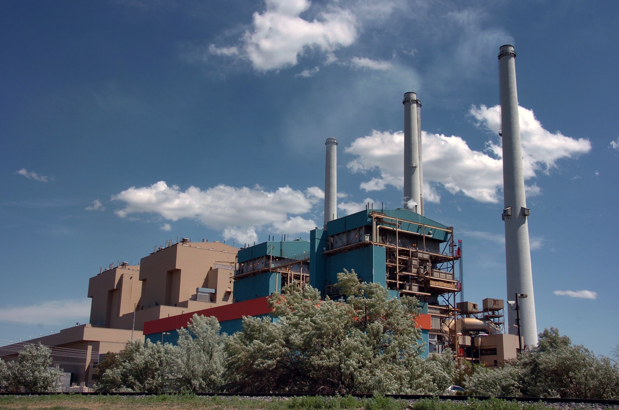 <i>Larry Mayer/Billings Gazette/AP via CNN Newsource</i><br/>The Colstrip power plant with ponds used to dispose of coal ash on May 25