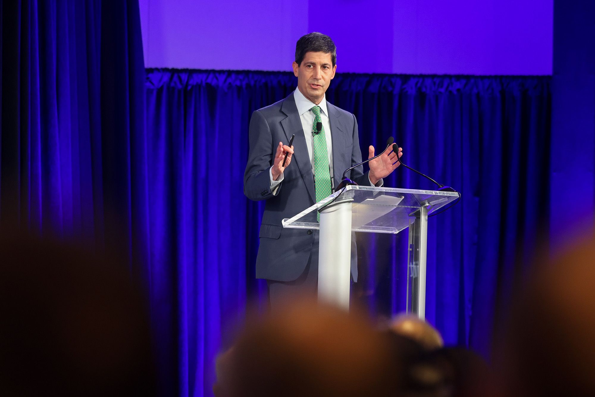 <i>Tierney L. Cross/Bloomberg/Getty Images via CNN Newsource</i><br/>Kevin Warsh speaks at the IMF headquarters in Washington