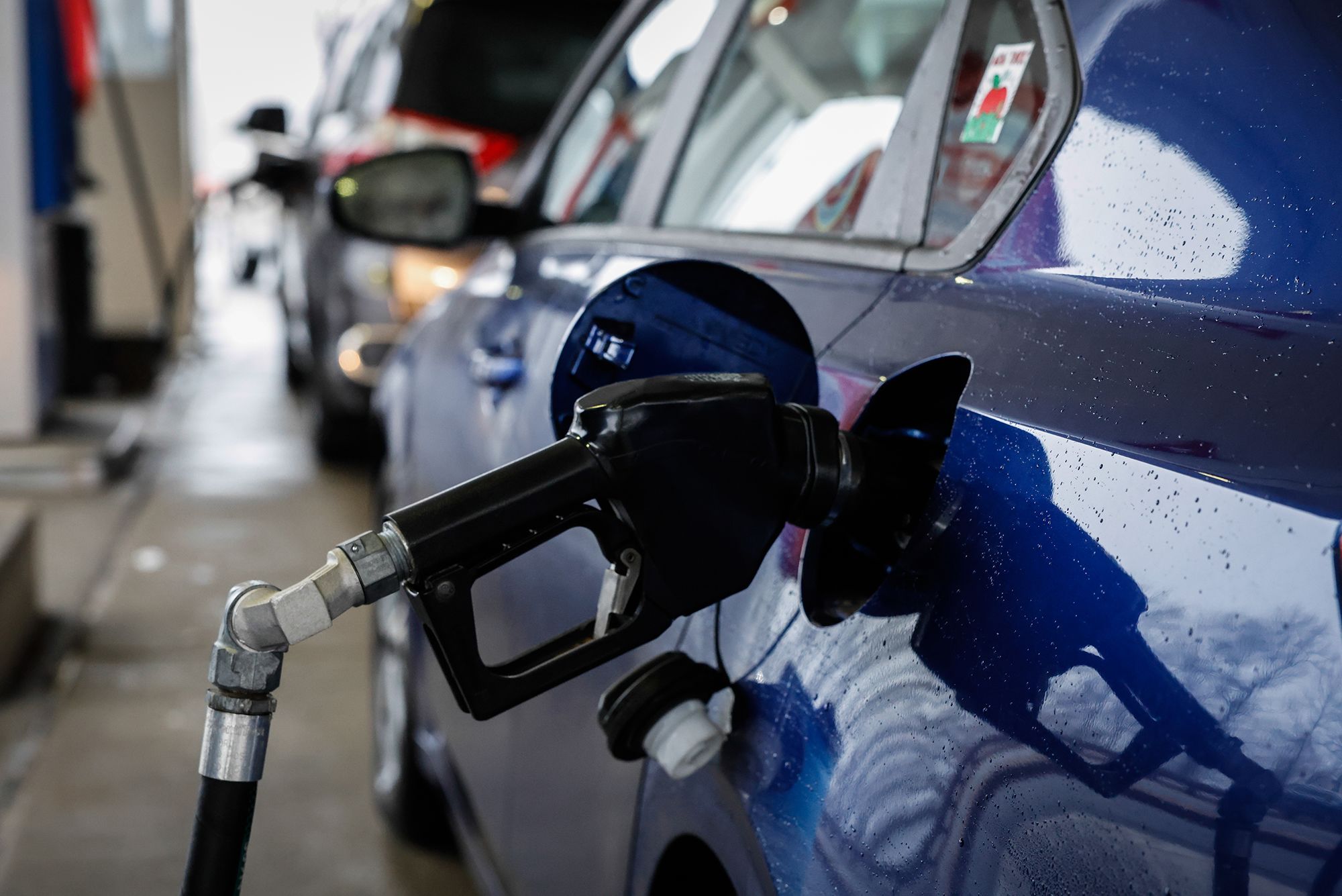 <i>Kena Betancur/Bloomberg/Getty Images via CNN Newsource</i><br/>While US oil futures fell 12% in Tuesday trading