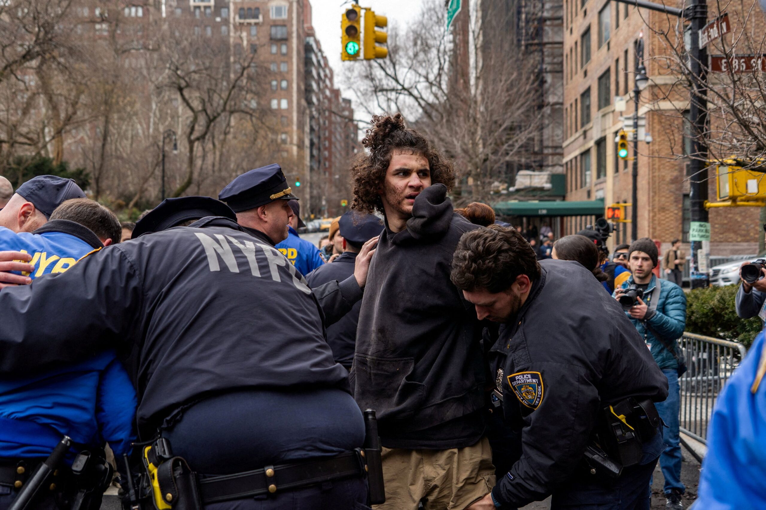 <i>Ryan Murphy/Getty Images via CNN Newsource</i><br/>New York City Mayor Zohran Mamdani and Police Commissioner Jessica Tisch walk out of Gracie Mansion before speaking to reporters on Monday.