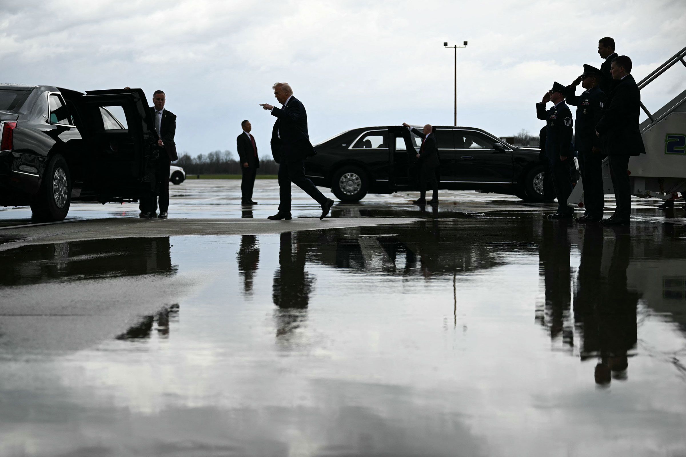 <i>Jim Watson/AFP/Getty Images via CNN Newsource</i><br/>President Donald Trump steps off Air Force One upon arrival at Cincinnati/Northern Kentucky International Airport in Hebron