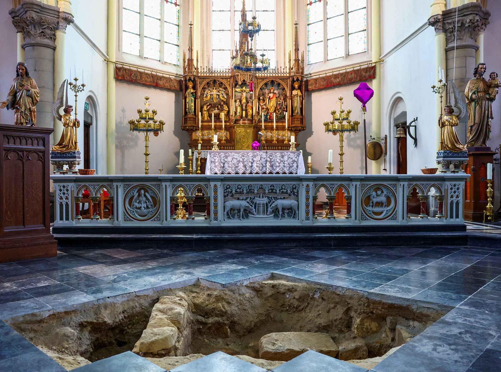 <i>Silver Screen Collection/Moviepix/Getty Images via CNN Newsource</i><br/>Gene Kelly is pictured as D'Artagnan in the 1948 movie 