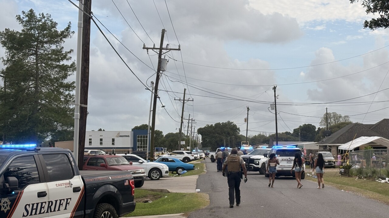 <i>KATC via CNN Newsource</i><br/>Fifteen people were injured