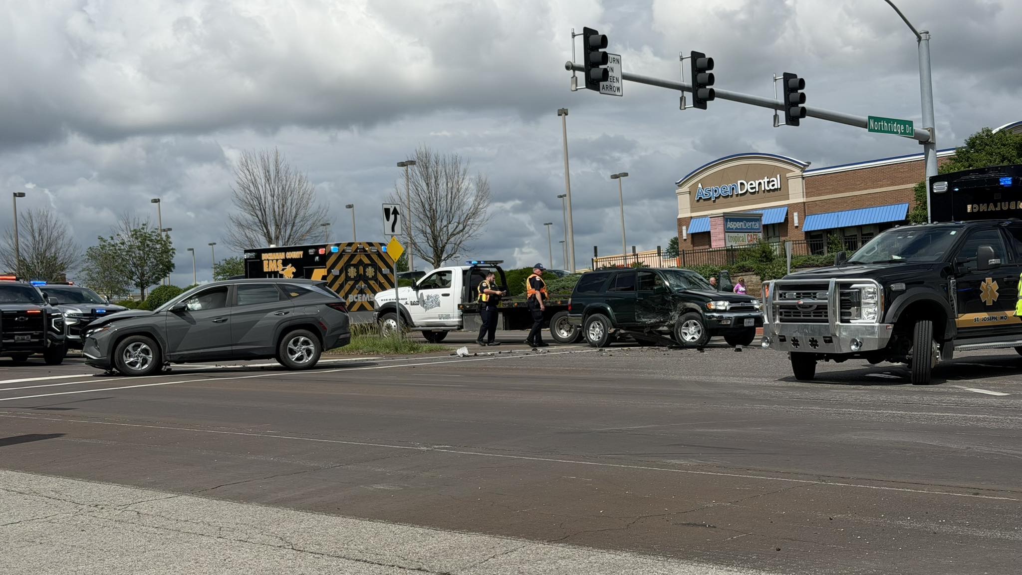 Wreck on North Belt Highway sends four to Mosaic Life Care