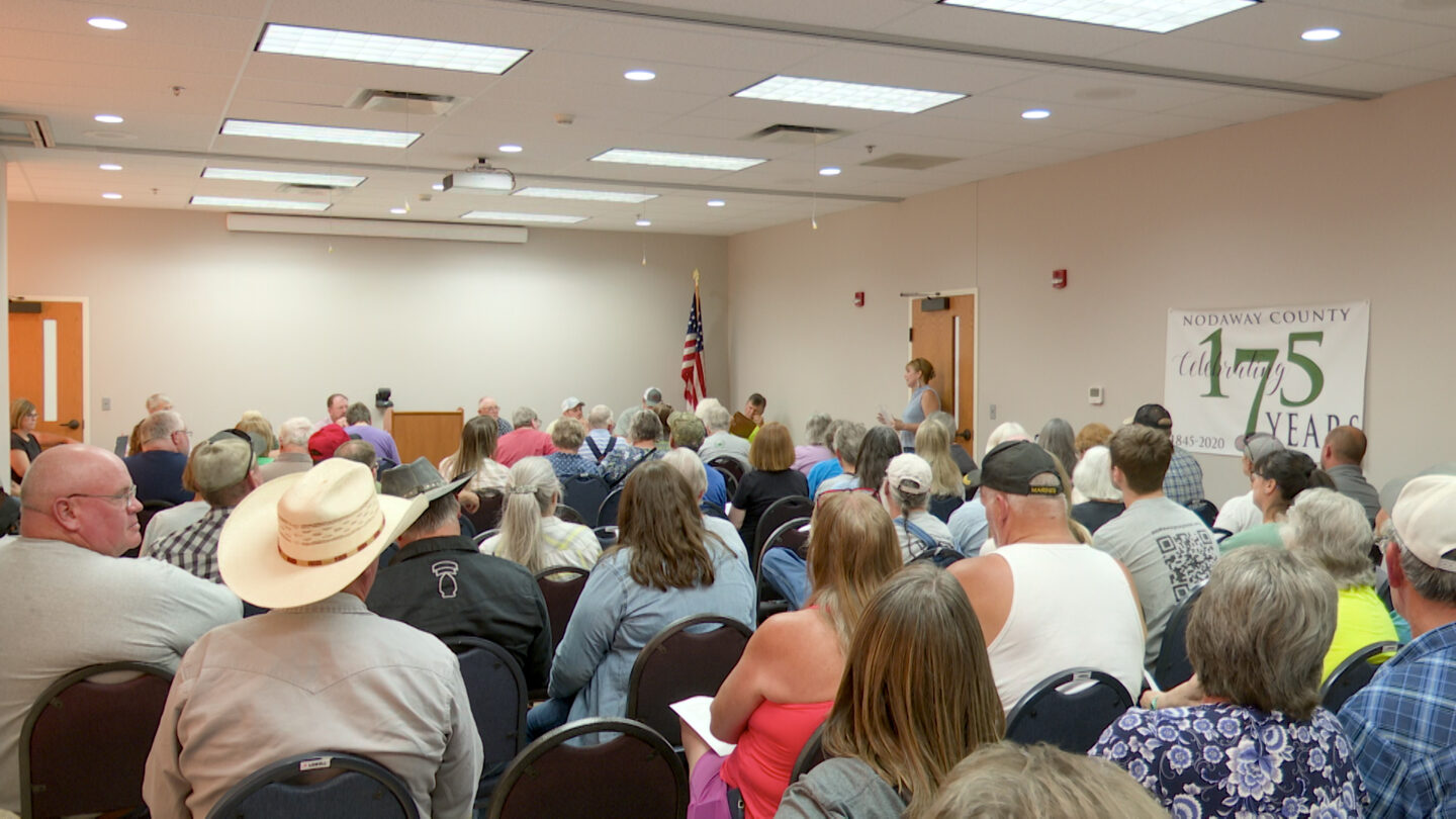 Residents meet to discuss water usage with data centers
