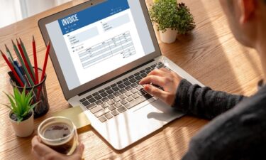 How to calculate late fees on invoices and when to charge them