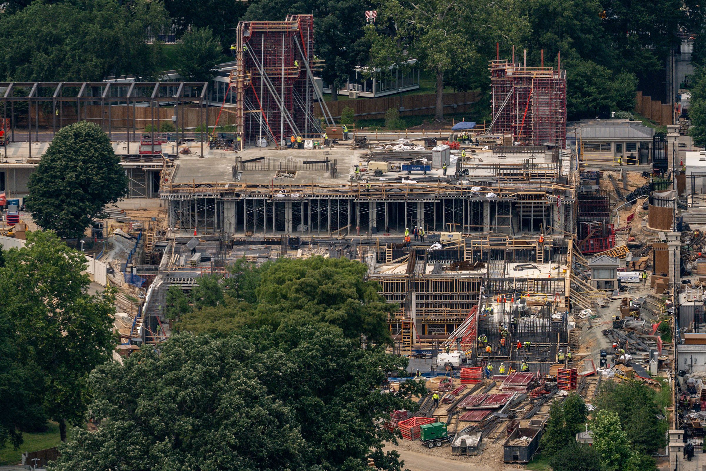 <i>Daniel Heuer/Bloomberg/Getty Images/File via CNN Newsource</i><br/>Construction on President Donald Trump's White House ballroom is seen on July 14.