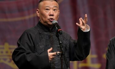 Guo Degang performs Xiangsheng