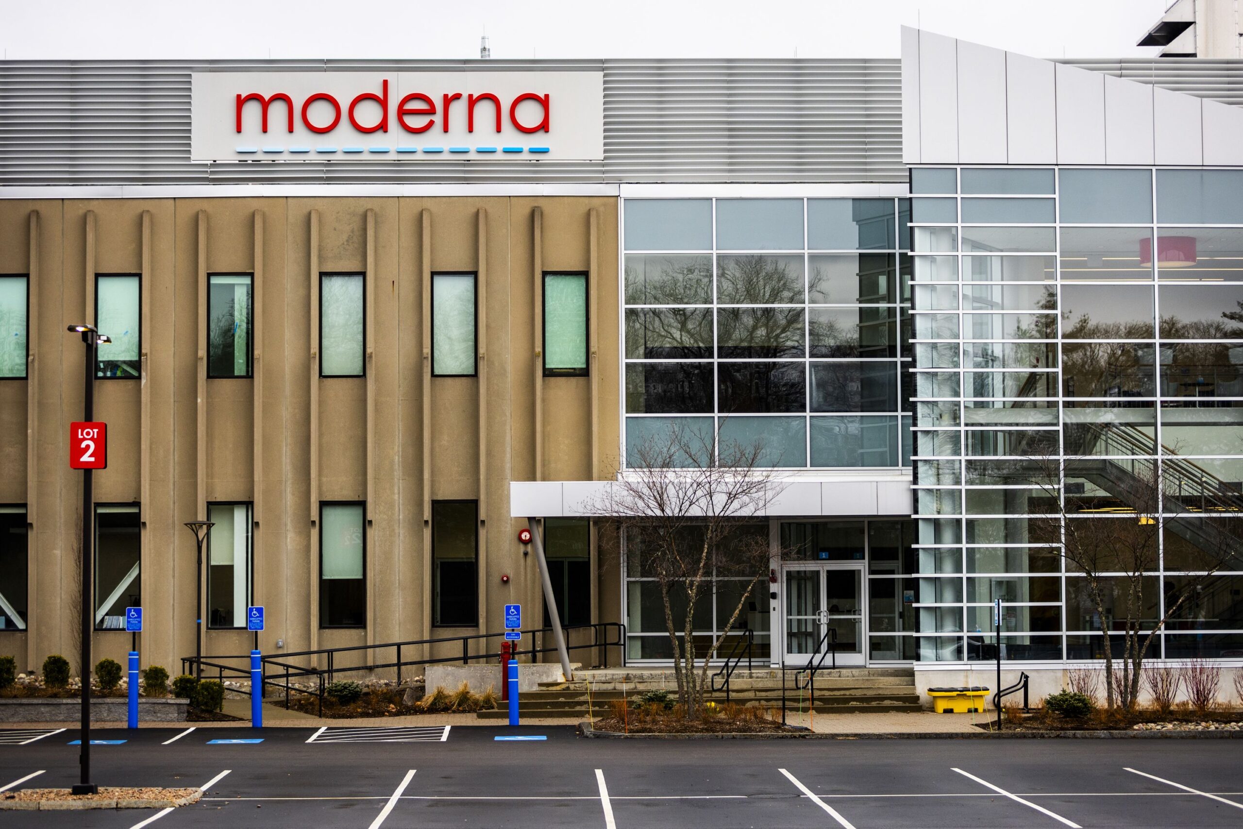 <i>Adam Glanzman/Bloomberg/Getty Images/File via CNN Newsource</i><br/>Moderna's first-of-its-kind mRNA flu vaccine has faced a bumpy road to approval amid a political climate not friendly to the technology.