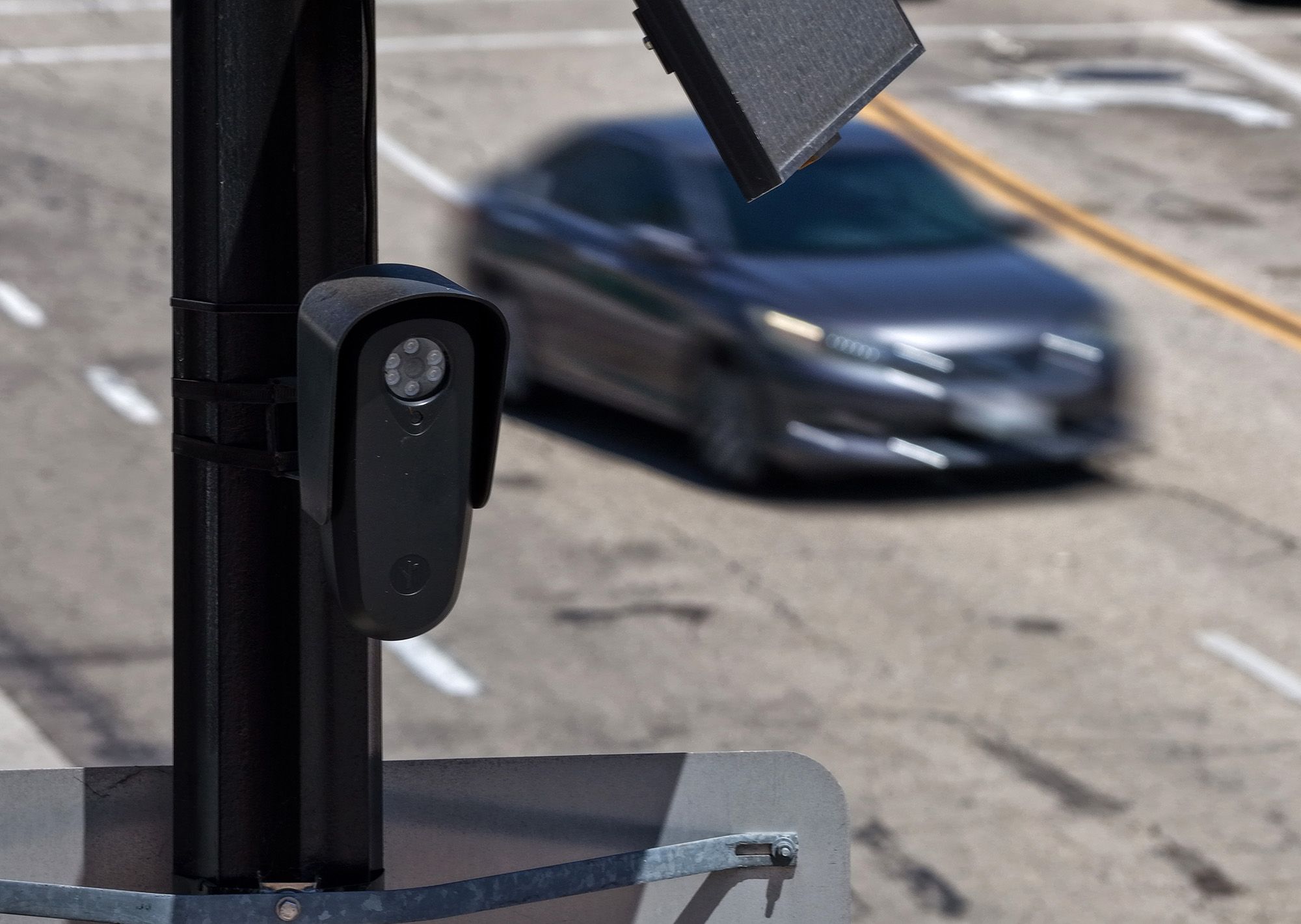 <i>Justin Sullivan/Getty Images via CNN Newsource</i><br/>A Flock camera is mounted to a light pole on August 3
