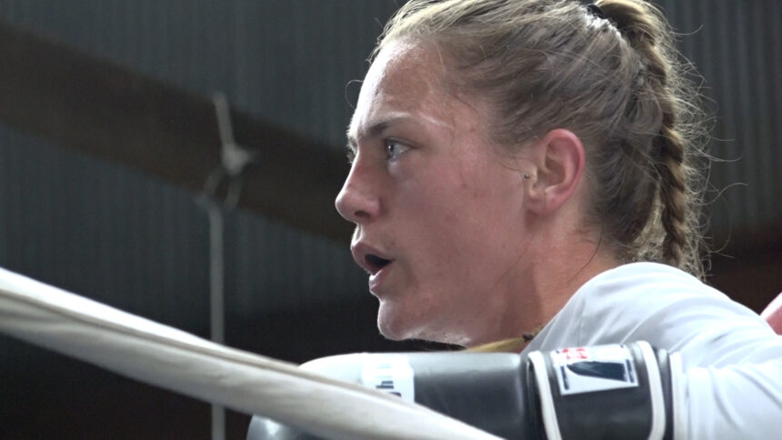 boxing lady web