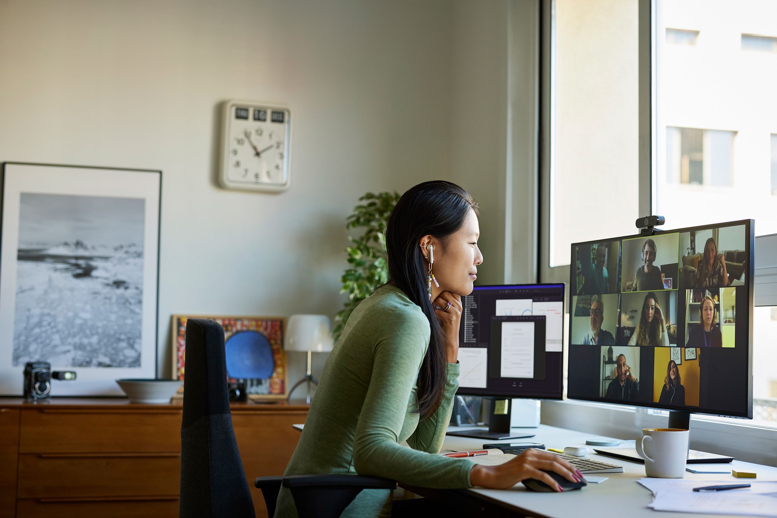 <i>Morsa Images/Digital Vision/Getty Images via CNN Newsource</i><br/>People in remote-friendly jobs who live alone report being more socially isolated than those whose work must be done in person
