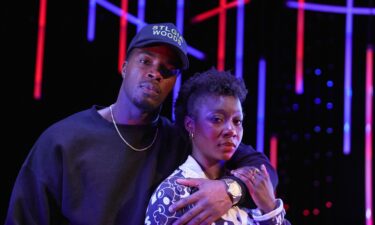 In “Shifters” Bedu-Addo and Ezra portray Des and Dre — two close friends (and briefly