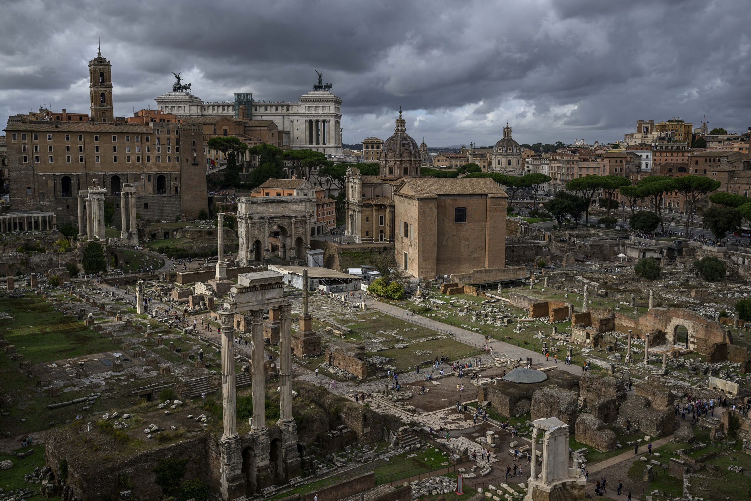 <i>Antonio Masiello/Getty Images via CNN Newsource</i><br/>A general view shows the Roman Forum and the Colosseum Archaeological Park area from Palatin Hill in Rome in October 2023.