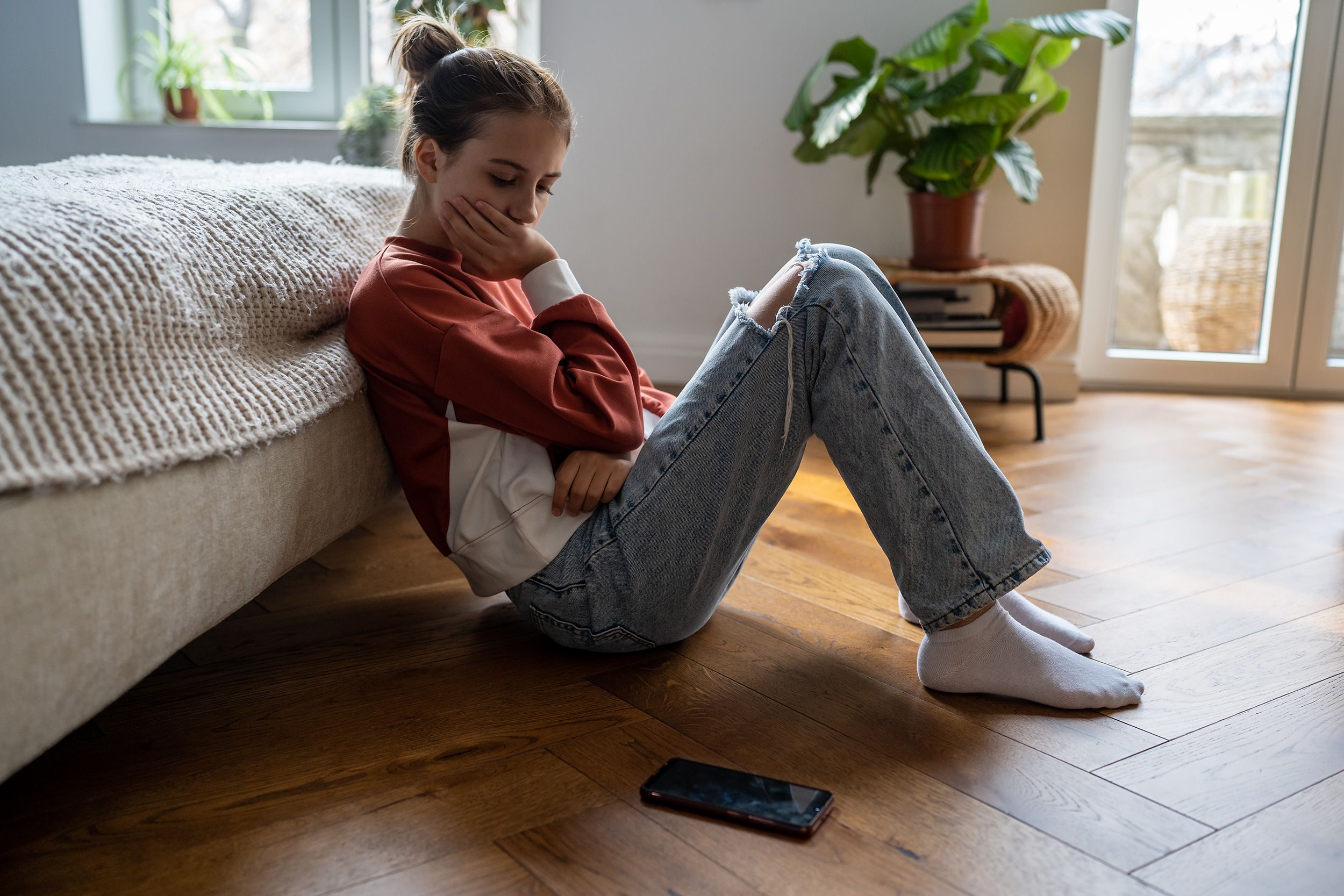 <i>Dima Berlin/iStockphoto/Getty Images via CNN Newsource</i><br/>Experts recommend parents establish ground rules about phone use when entrusting preteens with the devices.