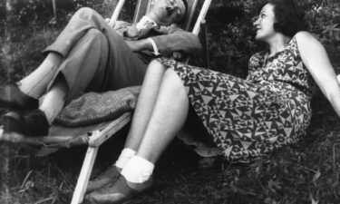 Hitler in a deckchair next to Raubal in an image taken around 1930.