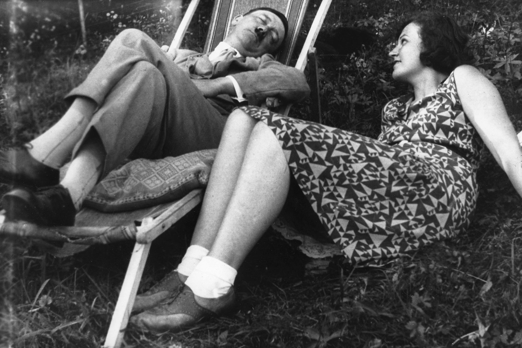 <i>ullstein bild/Getty Images via CNN Newsource</i><br/>Hitler in a deckchair next to Raubal in an image taken around 1930.