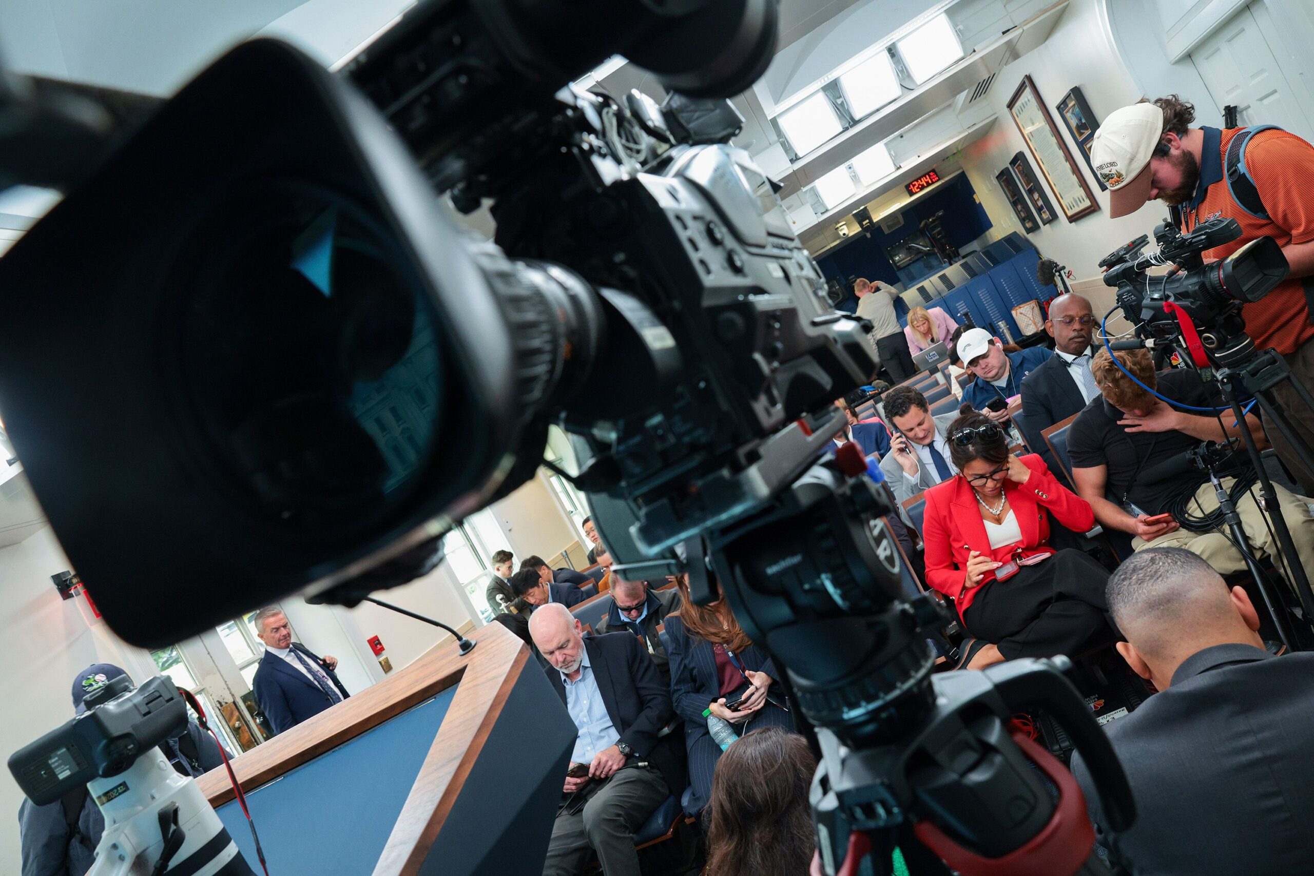 <i>Chip Somodevilla/Getty Images via CNN Newsource</i><br/>Journalists gather in the James S. Brady Press Briefing Room in the West Wing of the White House on September 24