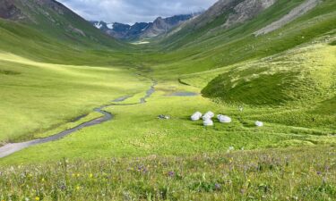 A 70-mile trekking route across the Tengir Too (or Tien-Shan) mountains of Kyrgyzstan offers spectacular views of a little-explored wilderness in Central Asia.