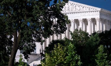 The Supreme Court on September 29 allowed the Trump administration to restart its program of removing migrants to countries other than their homeland without giving them an opportunity to raise human rights concerns