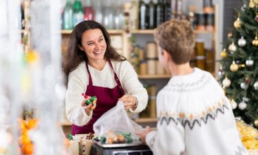 9 holiday retail planning tips to help boost small business sales