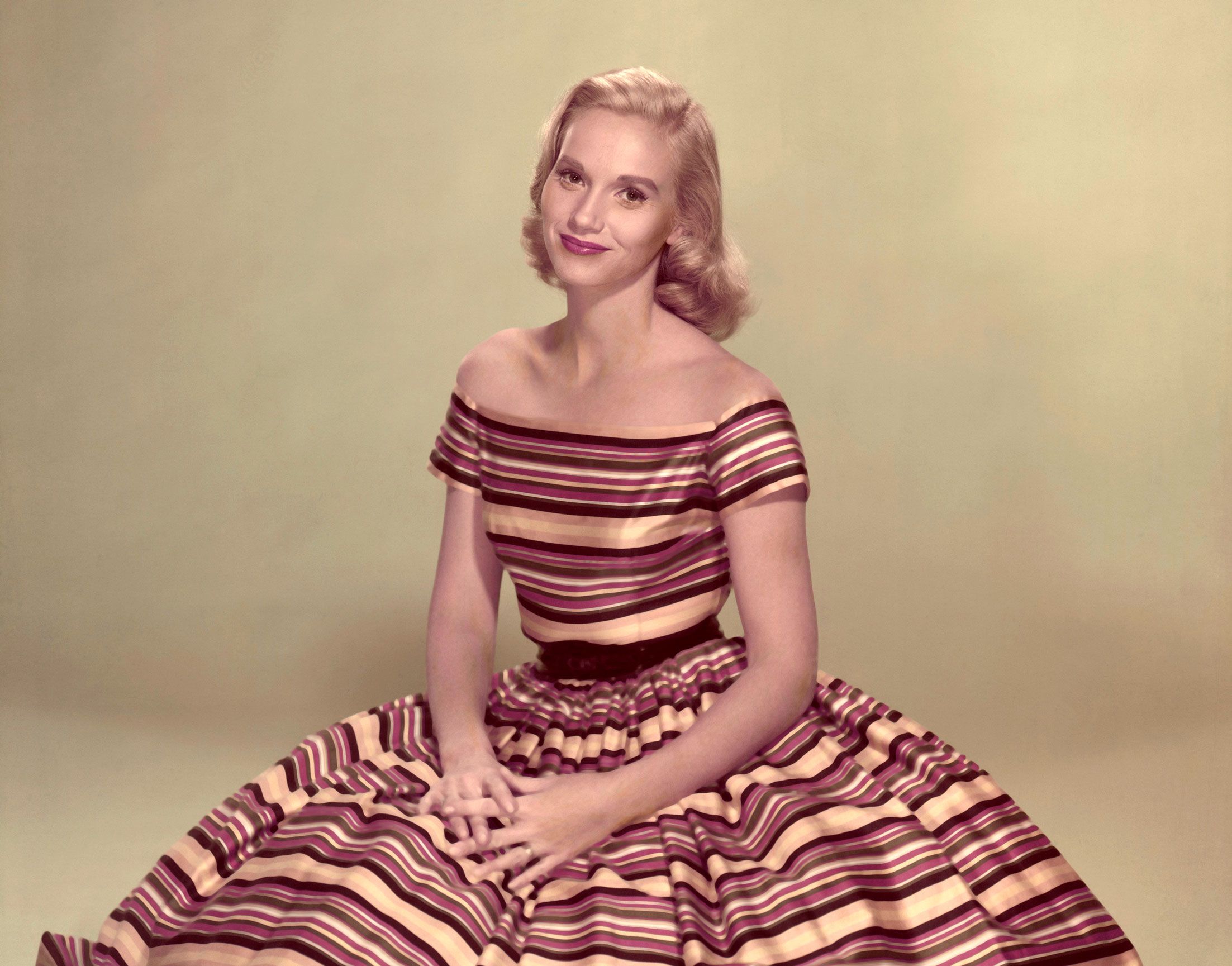 <i>Bettmann Archive/Getty Images via CNN Newsource</i><br/>Eva Marie Saint with her Oscar for her role in 