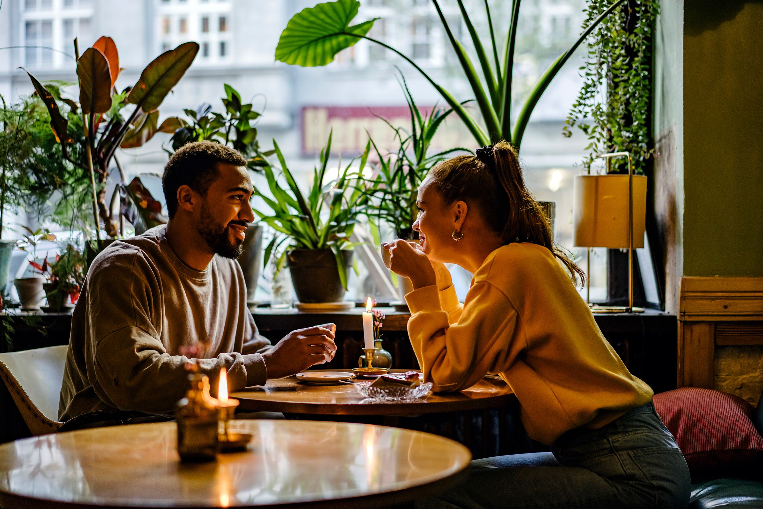 <i>Janina Steinmetz/Digital Vision/Getty Images via CNN Newsource</i><br/>Some dating app users are using AI to fabricate their profiles.