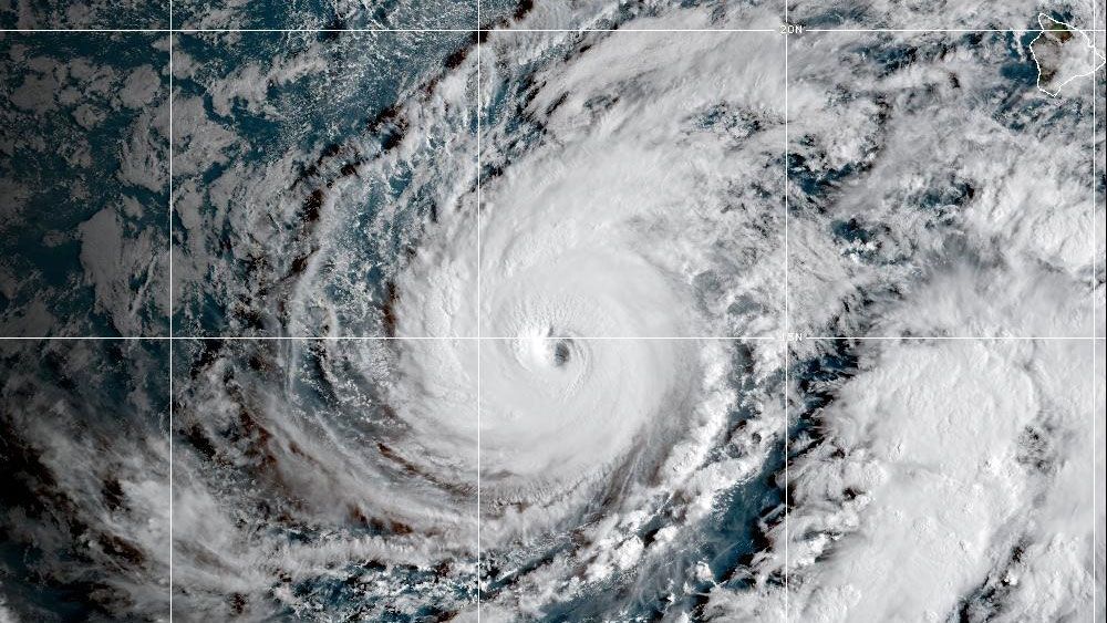 <i>NOAA/AP/File via CNN Newsource</i><br/>This satellite image released by NOAA shows Hurricane Lowell approaching Hawaii
