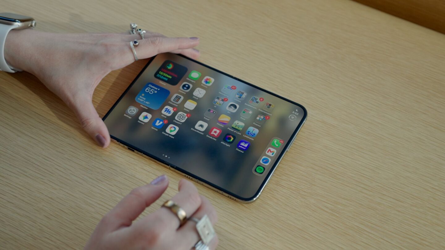 <i>Zoe Todd/CNN via CNN Newsource</i><br/>On the iPhone Duo